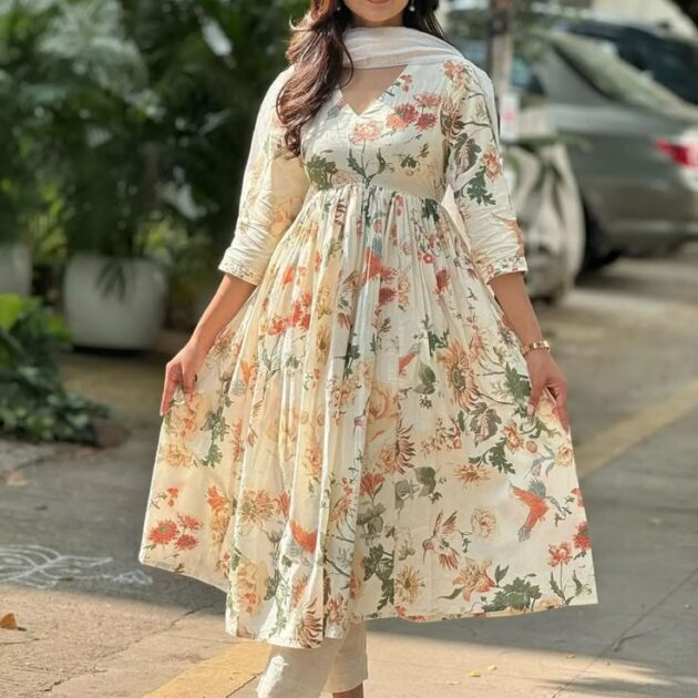 Teal Treasure – Blue-green sophistication